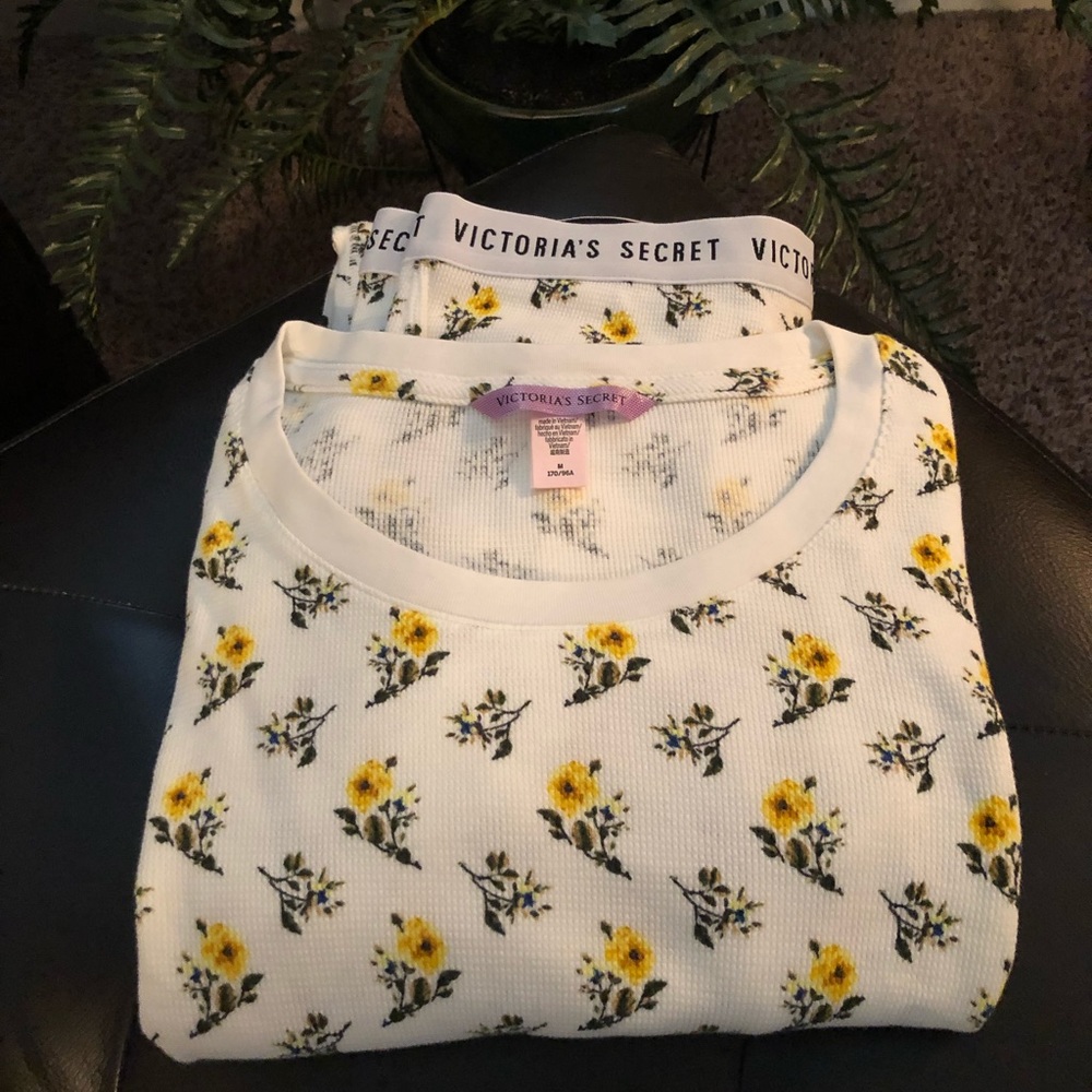 VICTORIA’S SECRET Thermo Pj’s! Medium